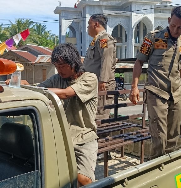 SATPOL PP MUKOMUKO AMANKAN ODGJ YANG MERESAHKAN WARGA DI KECAMATAN PENARIK